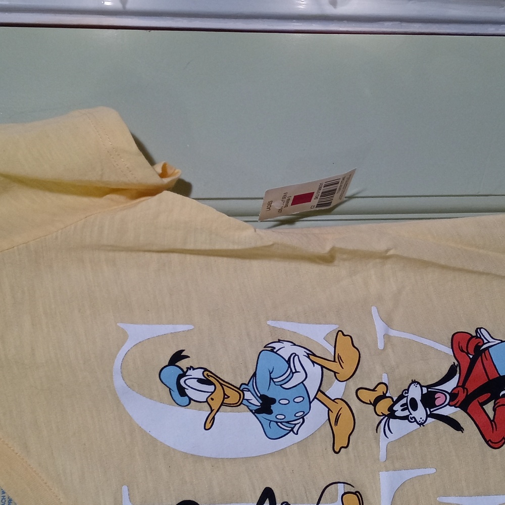 Women's Disney Mickey and Friends soft yellow v neck Sm T-shirt 👕 - Picture 4 of 6